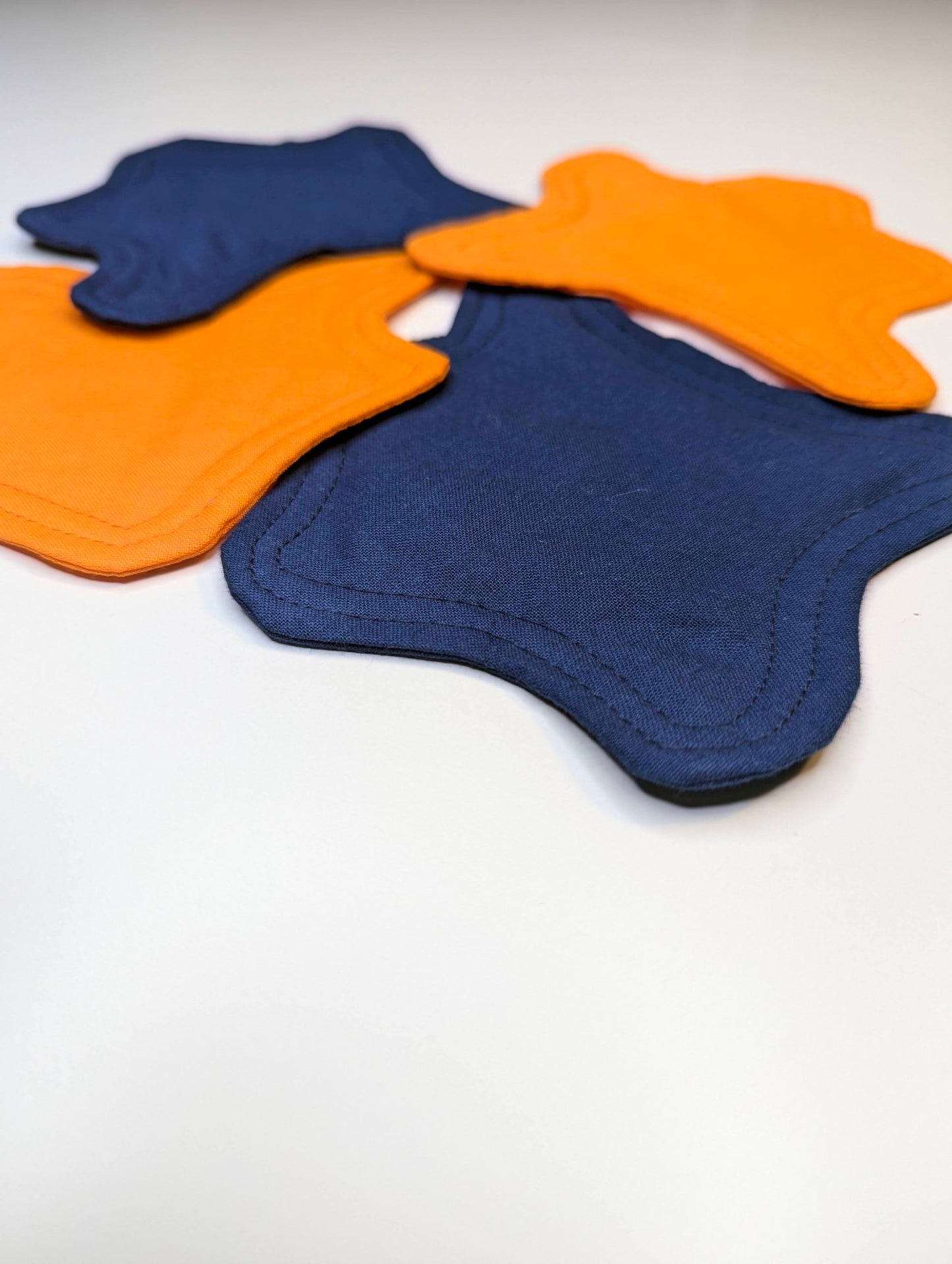 Dessous de verre Bouba en orange et bleu