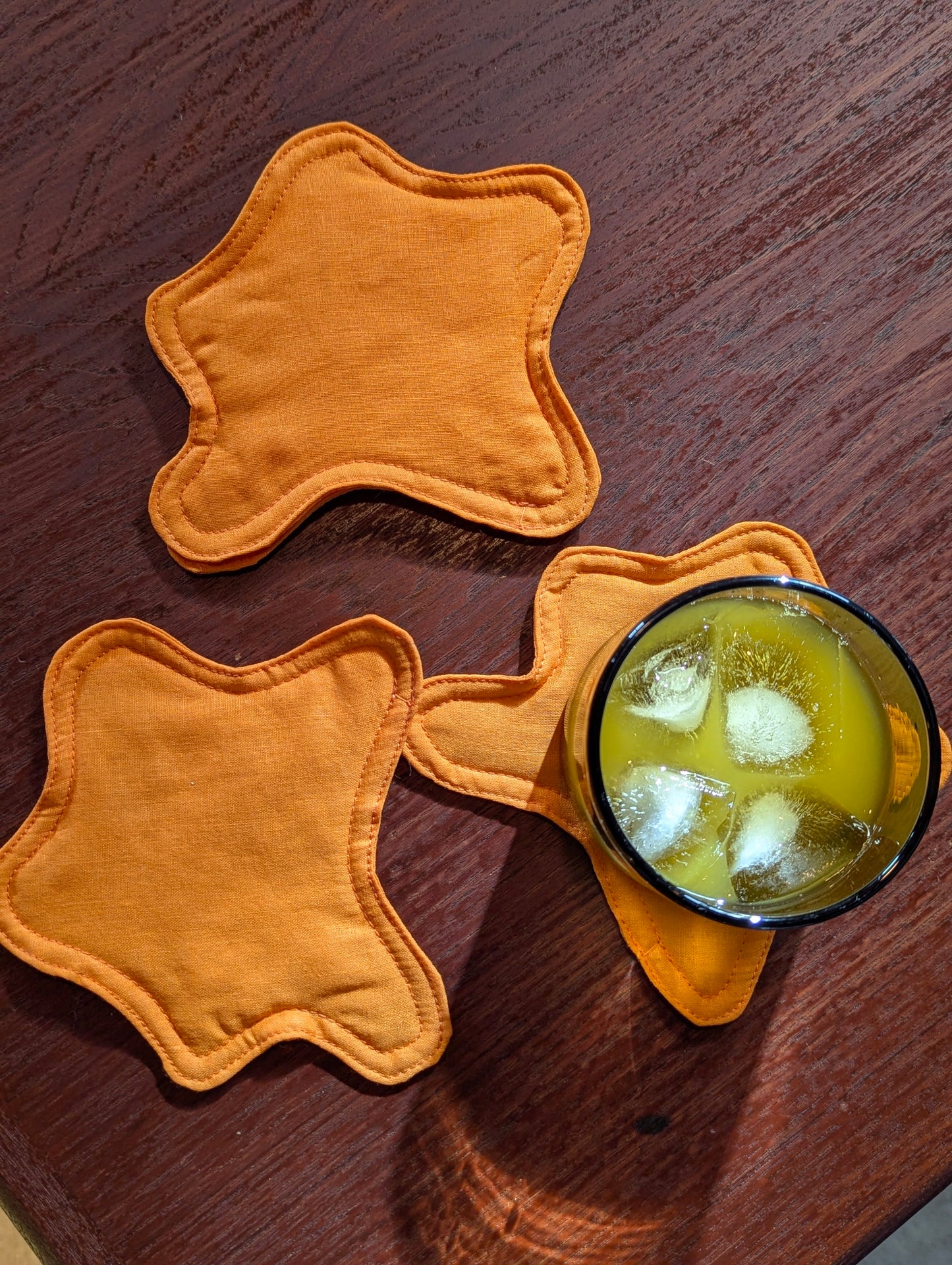 Dessous de verre Bouba en orange et bleu