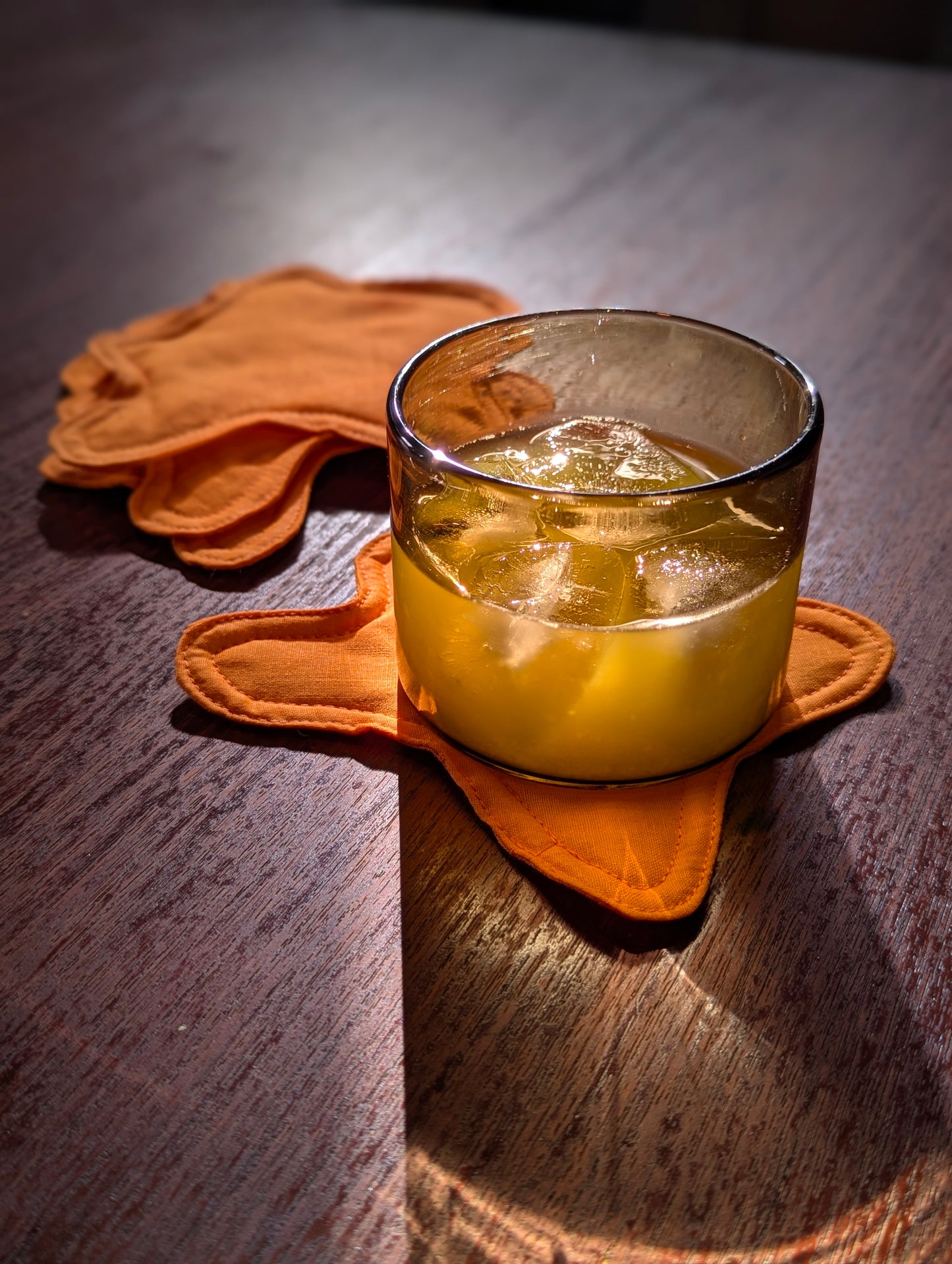 Dessous de verre Bouba en orange et bleu