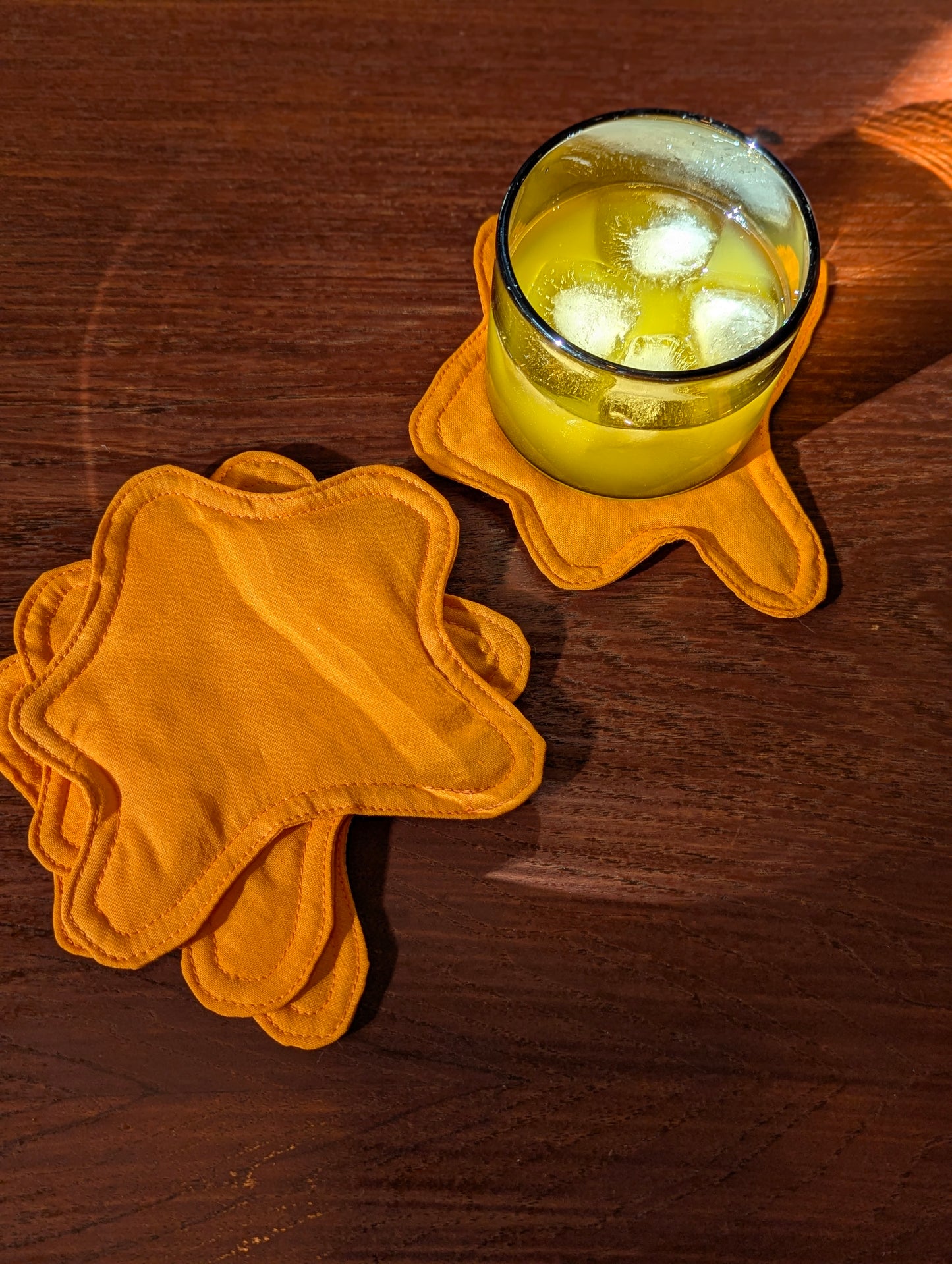 Dessous de verre Bouba en orange et bleu