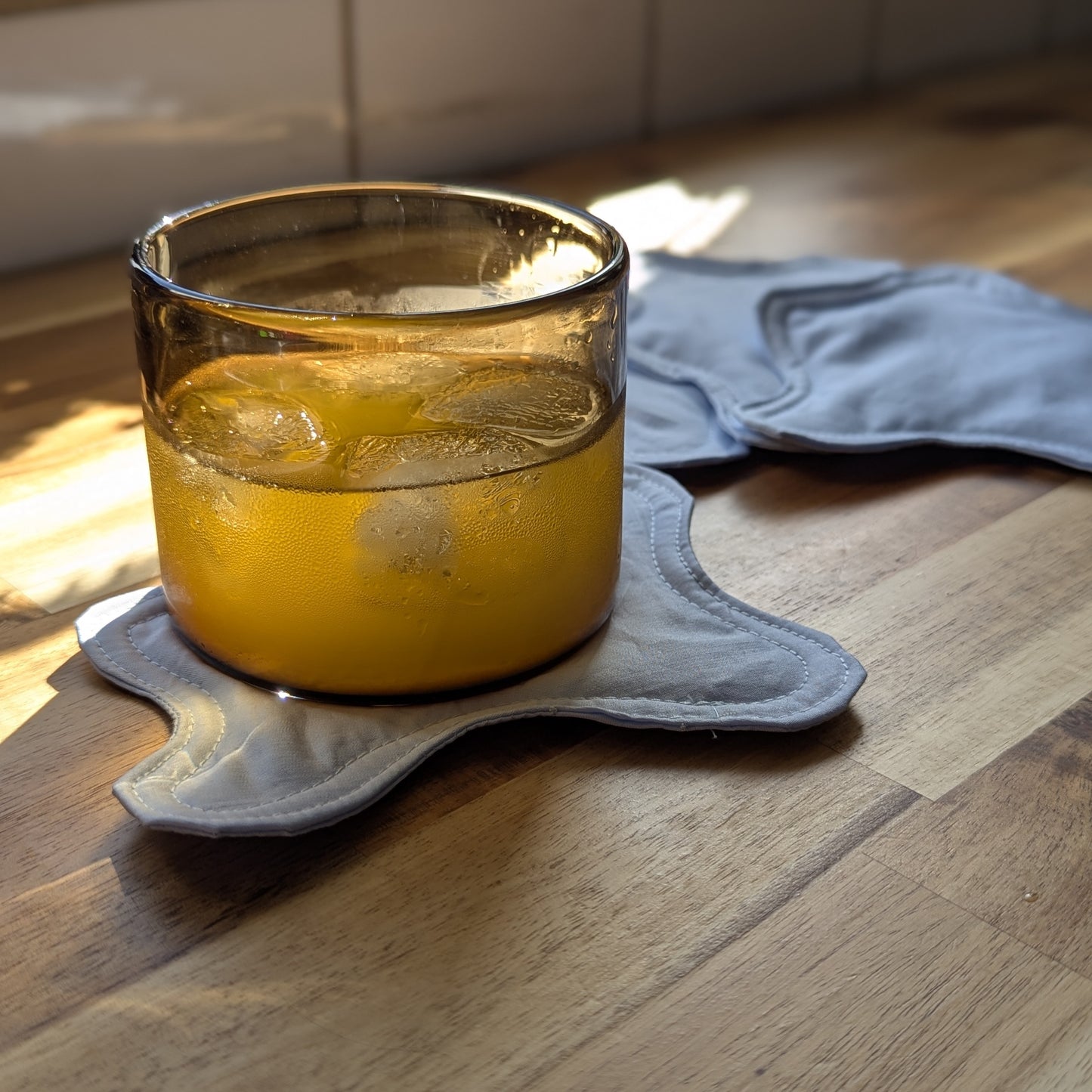 Dessous de verre Bouba en orange et bleu