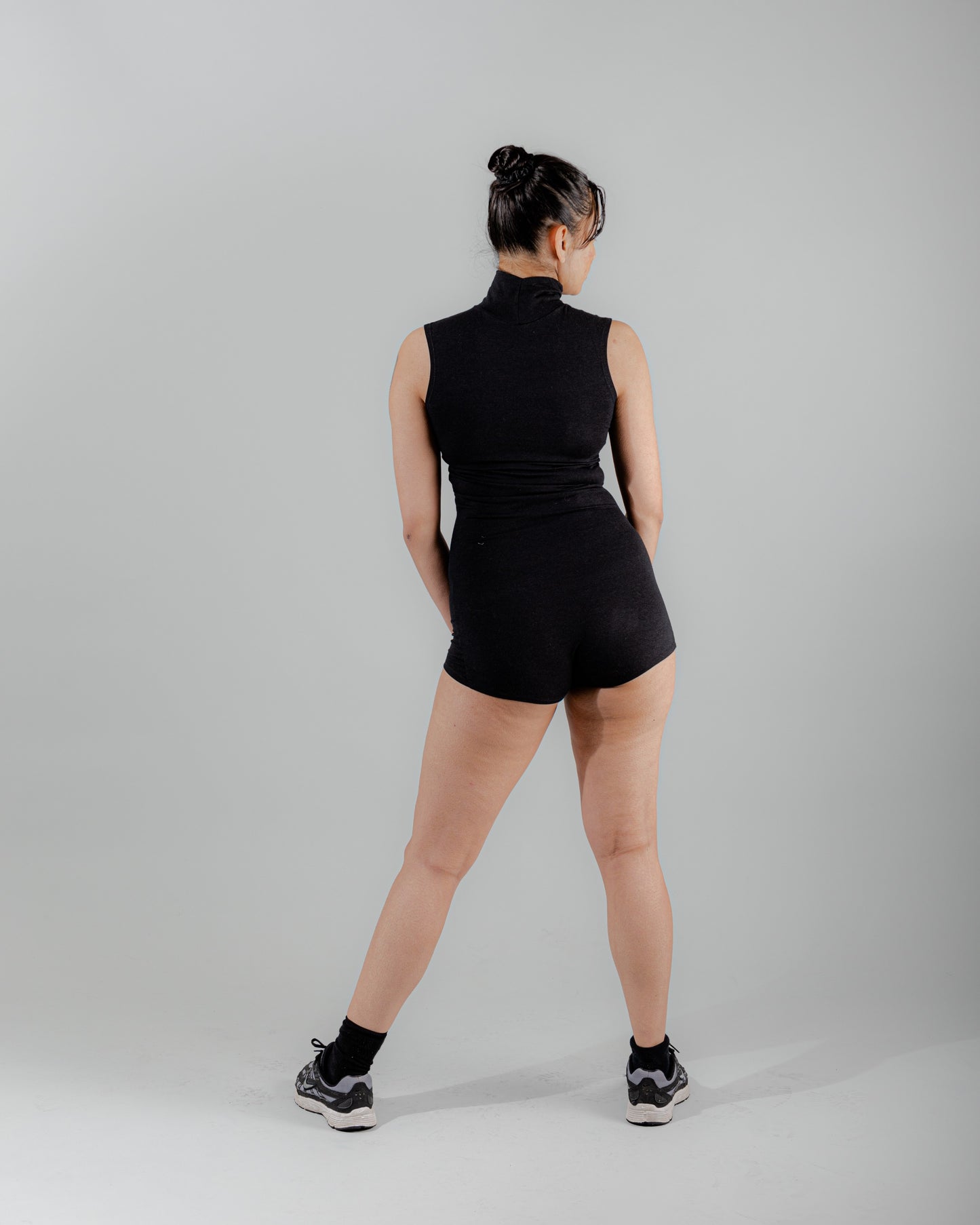 Body sin mangas Modesta en rayón de bambú negro